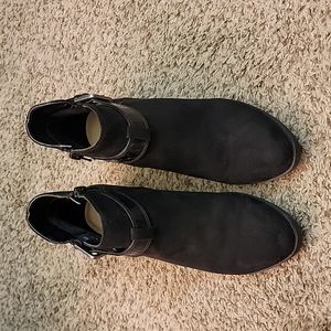Market and Spruce black ankle boots
